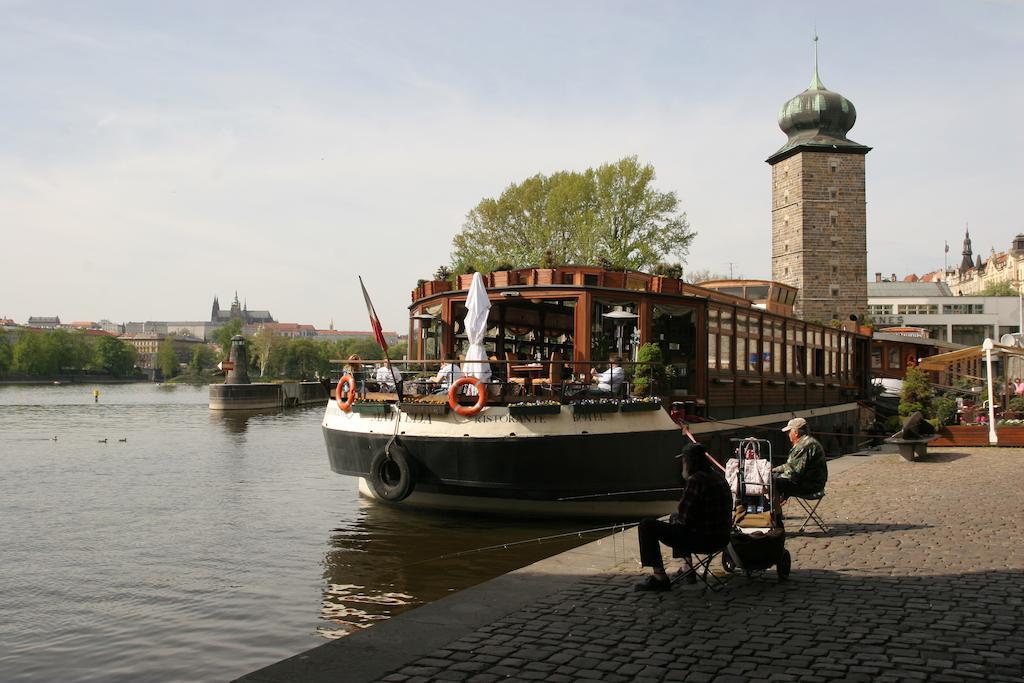 Boat Hotel Matylda Prague Luaran gambar